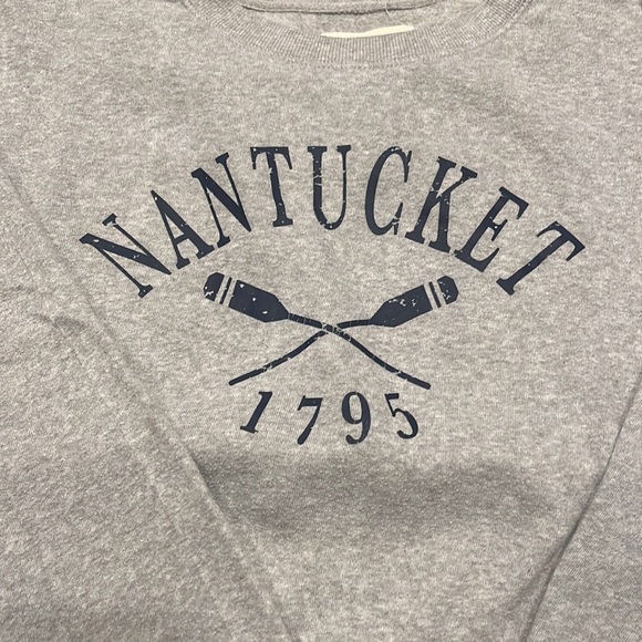 Crewneck sweatshirt - Picture 2 of 4